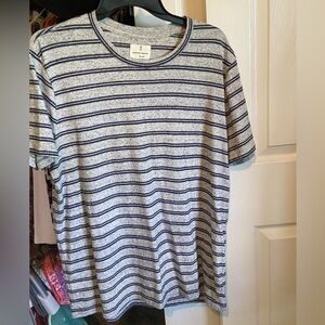 Mutual weave Men’s T-shirt NWOT size large